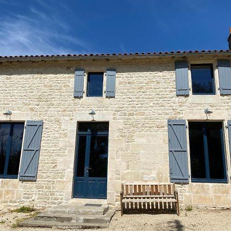 Chateau Des Loups - Les Pommiers Echire エクステリア 写真